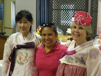 An American church member (right) with the wives of two international students / Courtesy of RUF-I