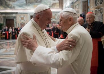 Pope Benedict endorses Pope Francis in rare public appearance