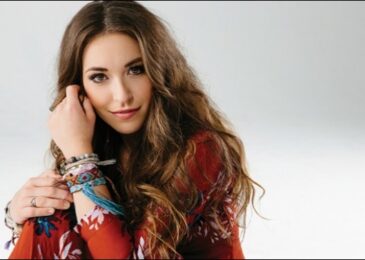 Lauren Daigle Achieves Her First Gold Record For ‘How Can It Be’